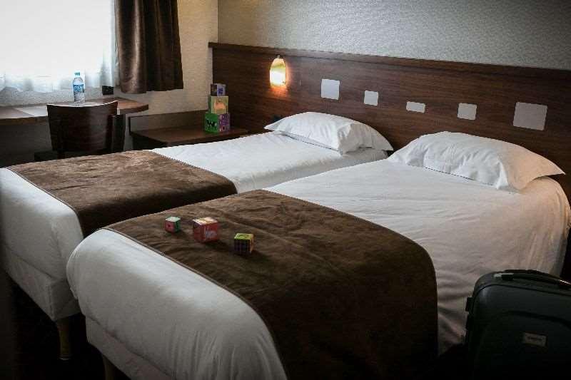 Brit Hotel Rennes Le Castel Kamer foto